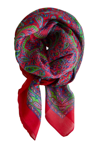 Klassisk rødt silketørklæde