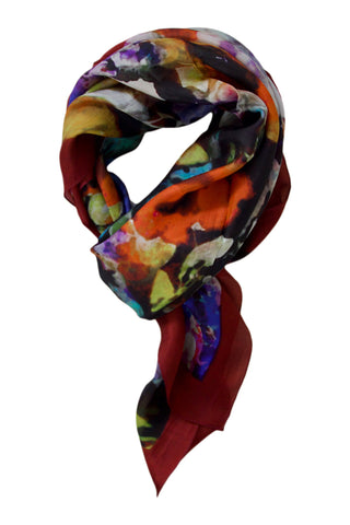 Sort silketørklæde med bordeaux kanter